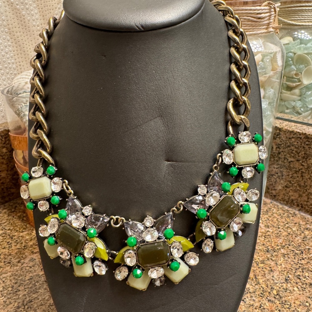 Joan Rivers‎ Elegant Green and Gold Statement Necklace Adj